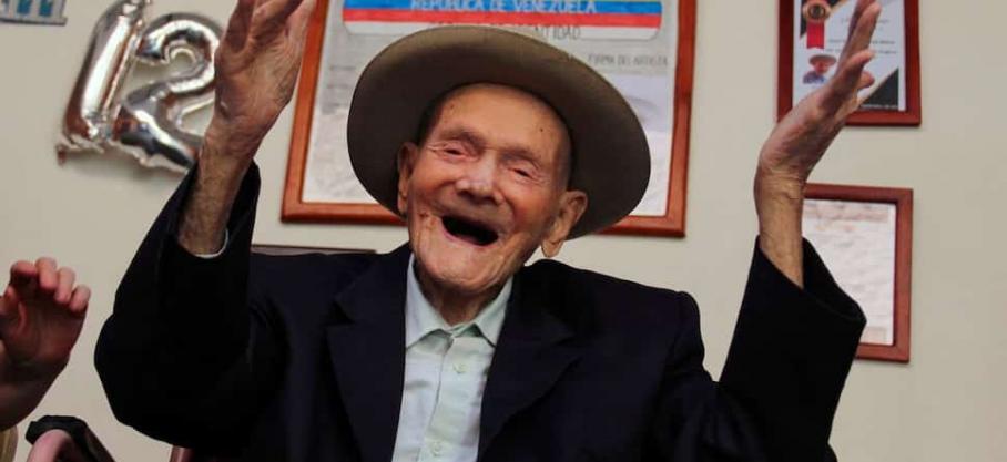 À 112 ans, un Vénézuélien devient l'homme le plus vieux du monde