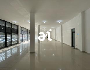 LOCATION: MAGASIN FLAMBANT NEUF DE 220m² SUR KINSHASA-GOMBE