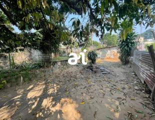 VENTE: TERRAIN DE 700m² SUR KINSHASA-DES ÉCURIES