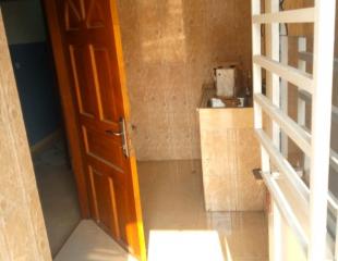 *VENTE D’UN IMMEUBLE À MACAMPAGNE SUR NGUMA* L’IMMEUBLE CONTIENT 6 APPARTEMENTS DE 3 CHAMBRES AVEC CUISINE, 2 SALLE DE BAIN PAR APPARTEMENT AVEC DEUX SALONS PAR APPARTEMENT DIMENS