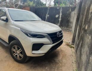 TOYOTA FORTUNER 2022