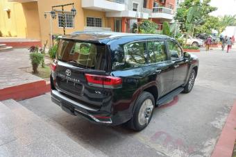 Toyota Land Cruiser VX 2022