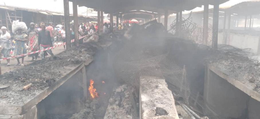 Incendie au marché de la liberté à Kinshasa : plusieurs commerçants ont perdu leurs marchandises aux pavillons 20 et 21