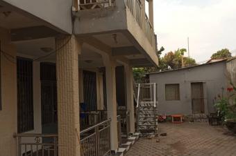 Maison mise en vente dans la commune de ngaliema quartier kinsuka pcheurs non loin du fleuve Congo 