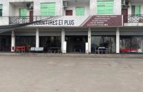 Maison commerciale   Sur huillerie non loin de stade de martyrs   4000$ garantie 6 mois toutes activités Super marché , Restaurant , Église , Bureaux , boutiques , Magasins.......e mediacongo