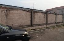 Une belle parcelle mis en vente dans la commune de Lemba FOIRE un bon emplacement à un pas de la grande route principale  Référence : Hôtel indépendance  ★ Dimensions : 20M /20M ★  mediacongo