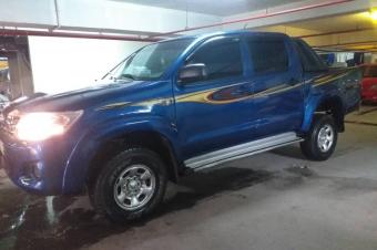 TOYOTA HILUX 2012 ORIGINAL MOTEUR 5L CLIMATIS PLAQUE RCENTE REPEINT  Prix 15500  discuter lgrement