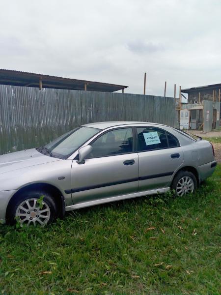 Vente voiture  chssis un bon etat boite de vitesse en trs bon seul le moteur demande un bon mecanicien