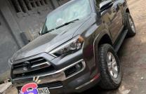 *TOYOTA 4 RUNNER* Couleur d’origine Kilométrage impeccable Année 2017 Kilométrage 49000Km Prix 35000$ mediacongo