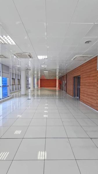 MISE EN LOCATION DUN MAGNIFIQUE PLATEAU OPEN SPACE DE 800M A 36 M NEGOCIABLE LEGEREMENT
