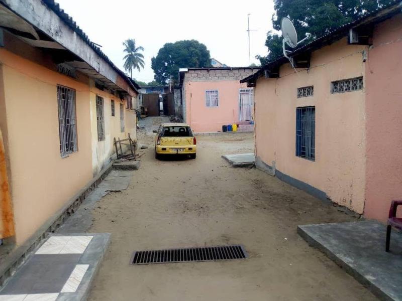Parcelle sur By pass Lemba 25 sur 30m 300.000