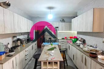 Belle villa dote dun btiment de R1 qui dessert 5CHS autonomes bureau  cuisine moderne full meuble. Prs du Palais des Marbres  bas prix