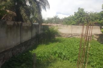  NGALIEMAMBUDI mise en vente dune proprit de 33m20m avec une vaste maison. Voir la DESCRIPTION  