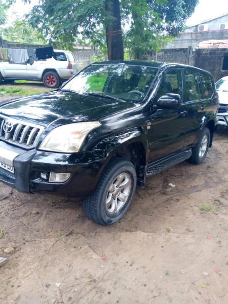 TOYOTA PRADO