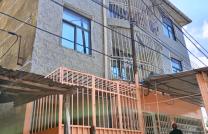 Mise en vente d'un  immeuble de 2 niveaux sur macadame à kinshasa dans la commune de Ngaliema Brikin. VOIR LA DESCRIPTION  mediacongo