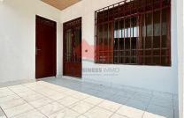 MISE EN LOCATION D’UNE BELLE MAISON BASSE QUI DISTRIBUE 3 CHAMBRES, AUX ALENTOURS DE LA HAUTE TENSION MACAMPAGNE  mediacongo