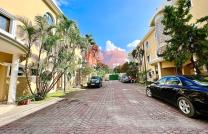 MISE EN LOCATION DES SUBLIMES APPARTEMENTS DUPLEX D’UNE ET 3 CHAMBRES, AU SEIN D’UNE PETITE CONCESSION BIEN ENTRETENUE. SITUÉS À GOMBE mediacongo