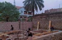 Belle opportunité à saisir à *Mbudi* Très bon quartier matshungu Avec fondation très solide qui peut prendre un niveau *COMPOSITION* Deux chambres , Salon , Cuisine , Salle de mediacongo
