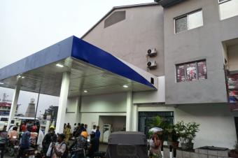 Mise en vente dune station de service et 3 btiments commerciaux