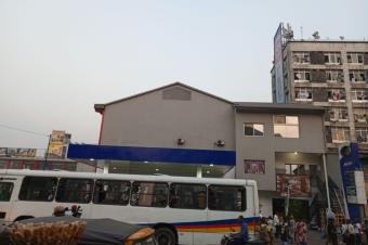 Mise en vente dune station de service et 3 btiments commerciaux