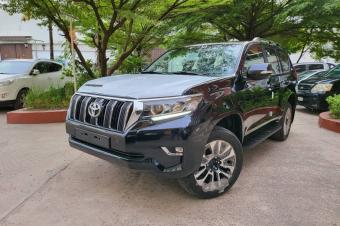 Toyota Prado Txl Brand New Annee  2022  70th Anniversary Automatique Steptronique Essence 4 cylindre Demarrage bouton Interior Cuire Toit Ouvrant 00 km Camera de recul