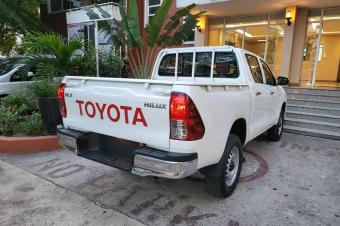 Pickup Toyota Hilux neuve Double cabin Annee  2022 Manuel Diesel 4 cylindre Interior tissus 00 km 4 x 4 Telephonebleutooth Climatise Usb.dvd.Aux 3 cls Prix47.0