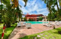 LOCATION D’UNE MAGNIFIQUE VILLA DUPLEX QUI DISTRIBUE 3 CHS, PISCINE, TERRASSE, MINI TERRAIN FOOT, TERRAIN TENNIS. SITUÉE À NGALIEMA, DANS UN BEL EMPLACEMENT mediacongo