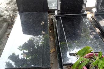 FABRICATION DES PIERRES TOMBALES 