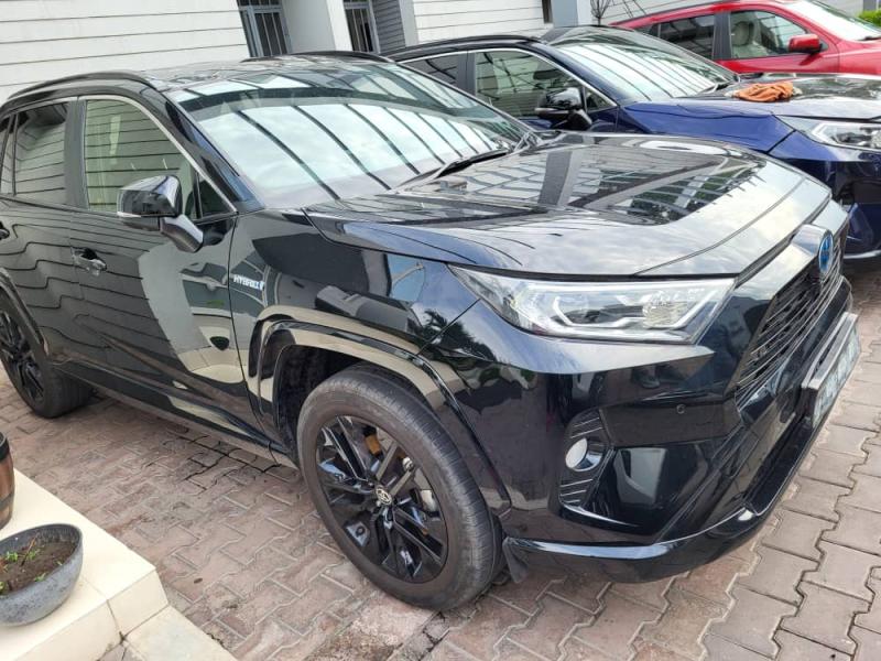 TOYOTA RAV4 2021 PRIX 26.000 Négociable Boite Automatique, Carburant Essence, Volant à