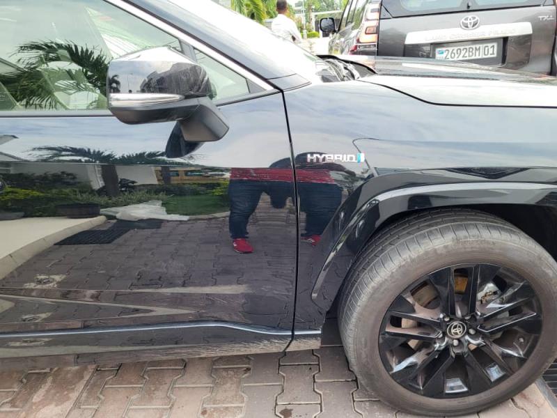 TOYOTA RAV4 2021 PRIX 26.000 Négociable Boite Automatique, Carburant Essence, Volant à