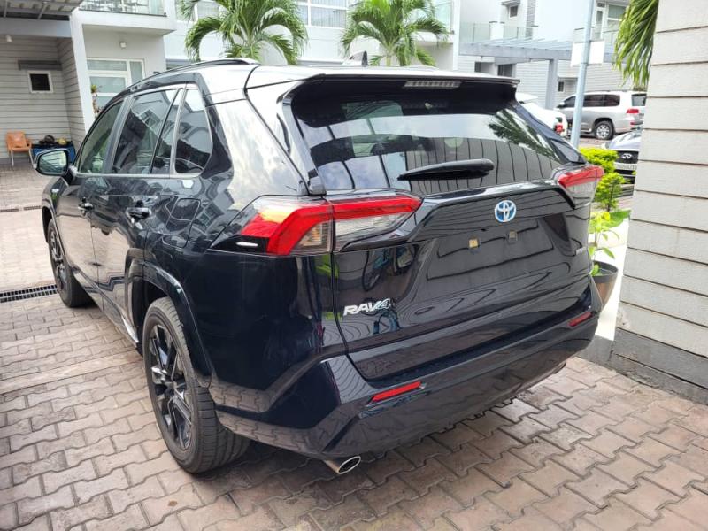 TOYOTA RAV4 2021 PRIX 26.000 Négociable Boite Automatique, Carburant Essence, Volant à