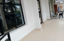 GB/NGALIEMA: MISE EN LOCATION D'UN BEL APPARTEMENT AU REZ-DE-CHAUSSEE. 4 chambres,  salon, 2 salles de bain ,cuisine, parking mediacongo