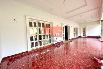 VENTE DUNE GRANDE VILLA DPOQUE DE 1.925M 
