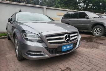 Mercedes sans plaque