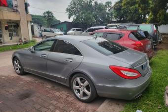 Mercedes sans plaque