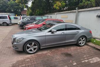 Mercedes sans plaque