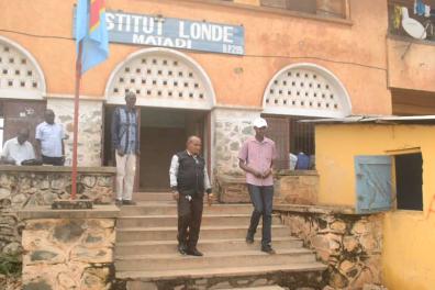 divers LA PROVINCE EDUCATIO  