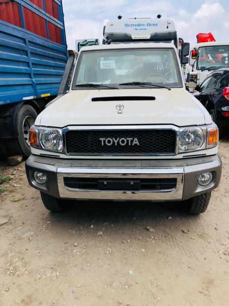 Pickup Land Cruiser 2023