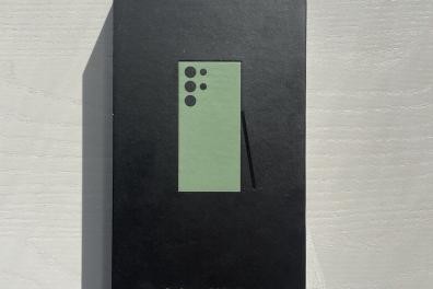 telephones_tablettes_et_accessoires Brian Fredrick  