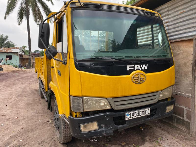 Camion avec Benne  vendre 