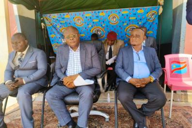 divers LA PROVINCE EDUCATIO  