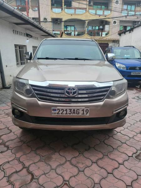 Toyota fortuner 2014