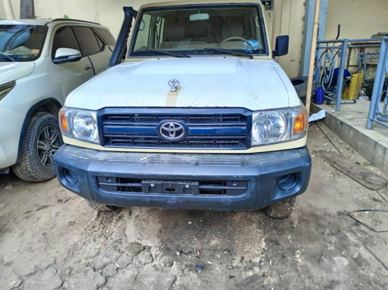Toyota Land Cruiser 