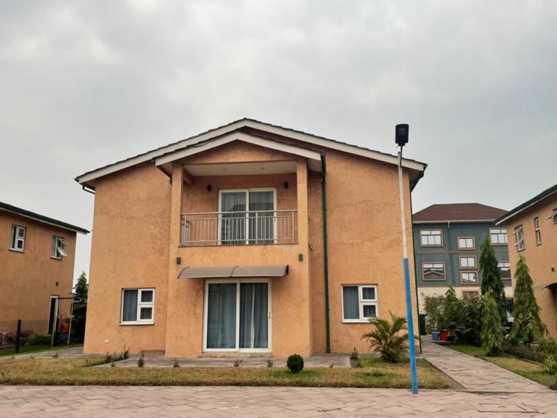 Apparemment au cit du fleuve a vendre 