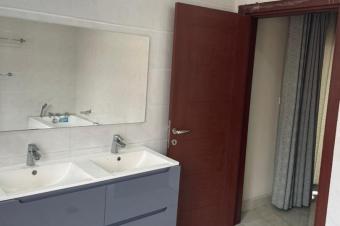 Apparemment au cit du fleuve a vendre 