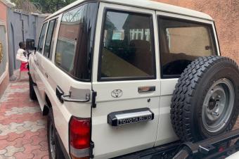 Toyota Land Cruiser 