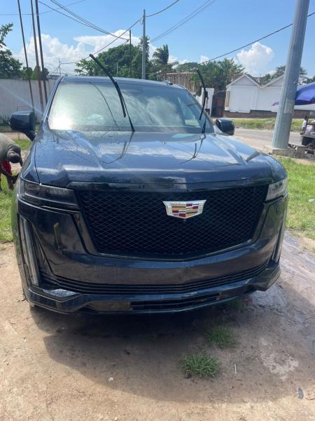 Cadillac Escaladev First 2023