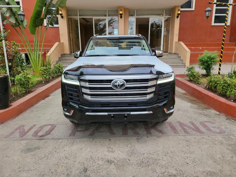 Toyota Land Cruiser twin turbo 2022