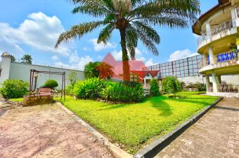 LOCATION DUN SUBLIME APPARTEMENT QUI DISTRIBUE 3 CHAMBRES 
