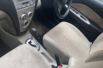 Toyota belta automobile_motos_velos_engins_et_pieces